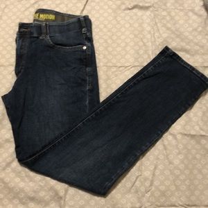EUC Lee Performance Series jeans. Made for comfort in motion. 34x34
